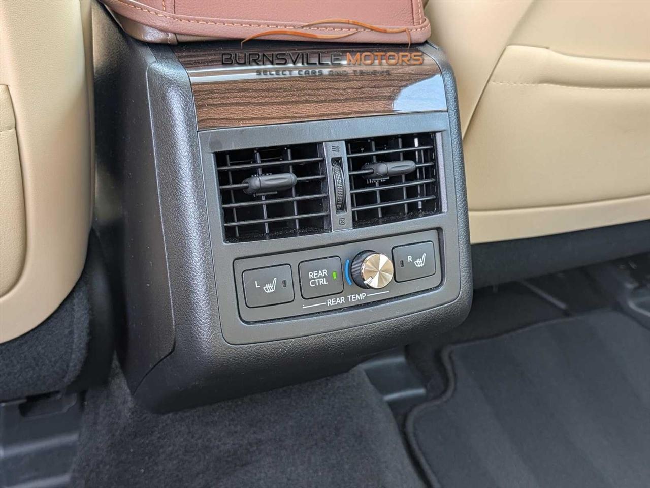 Toyota Avalon 4dr Sdn XLE Premium (Natl) 2014