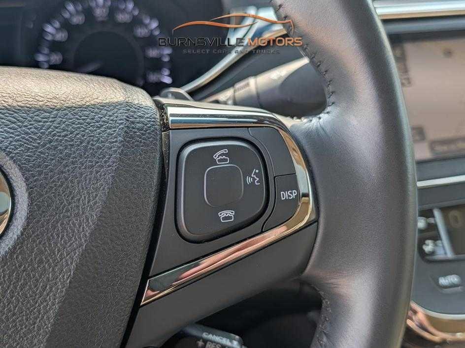 Toyota Avalon 4dr Sdn XLE Premium (Natl) 2014