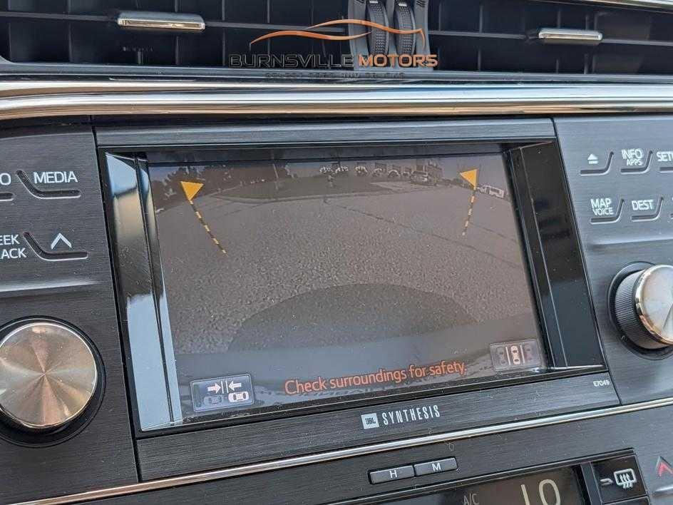 Toyota Avalon 4dr Sdn XLE Premium (Natl) 2014