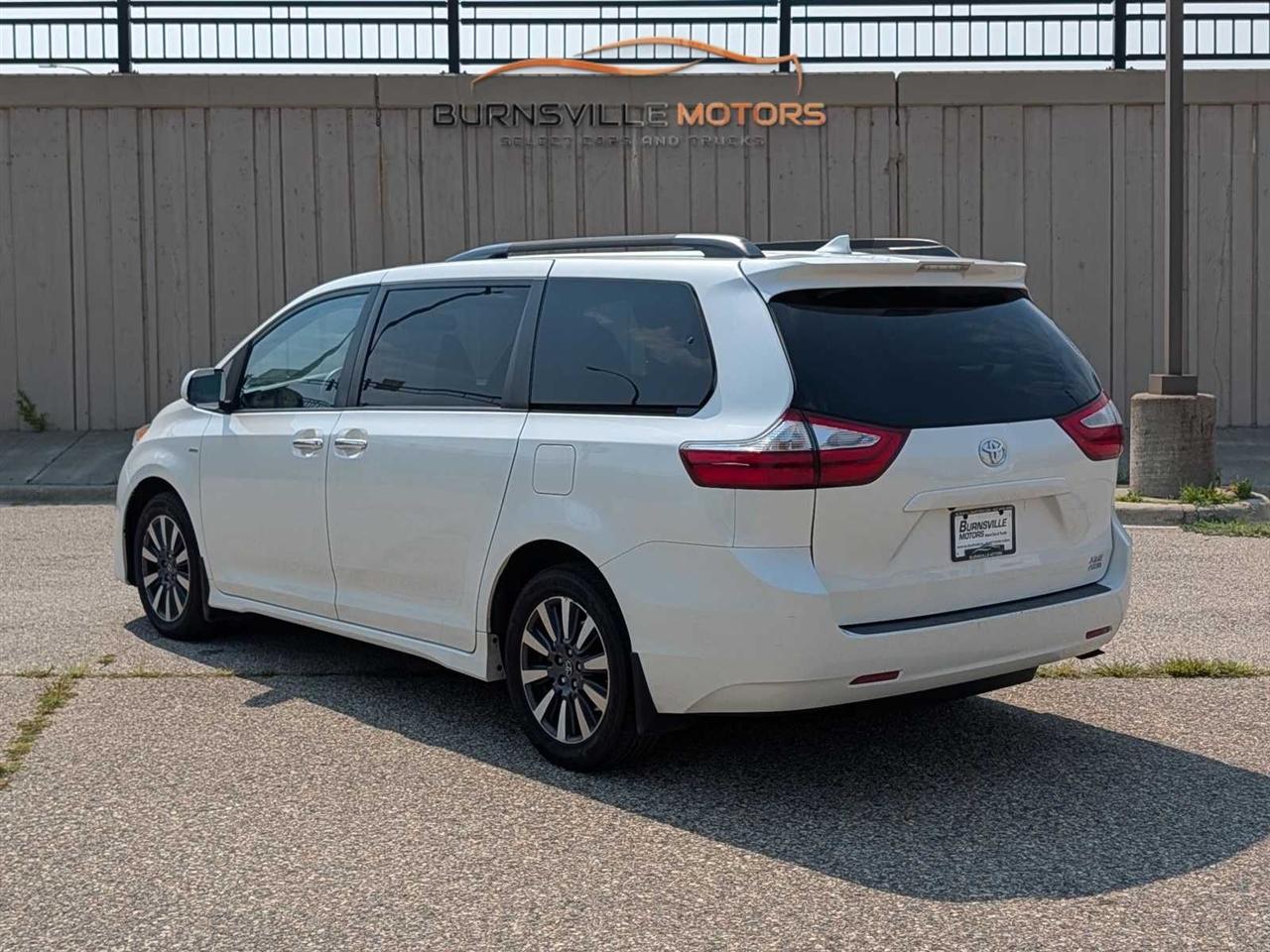 Toyota Sienna Limited Premium AWD 7-Passenger (Natl) 2018