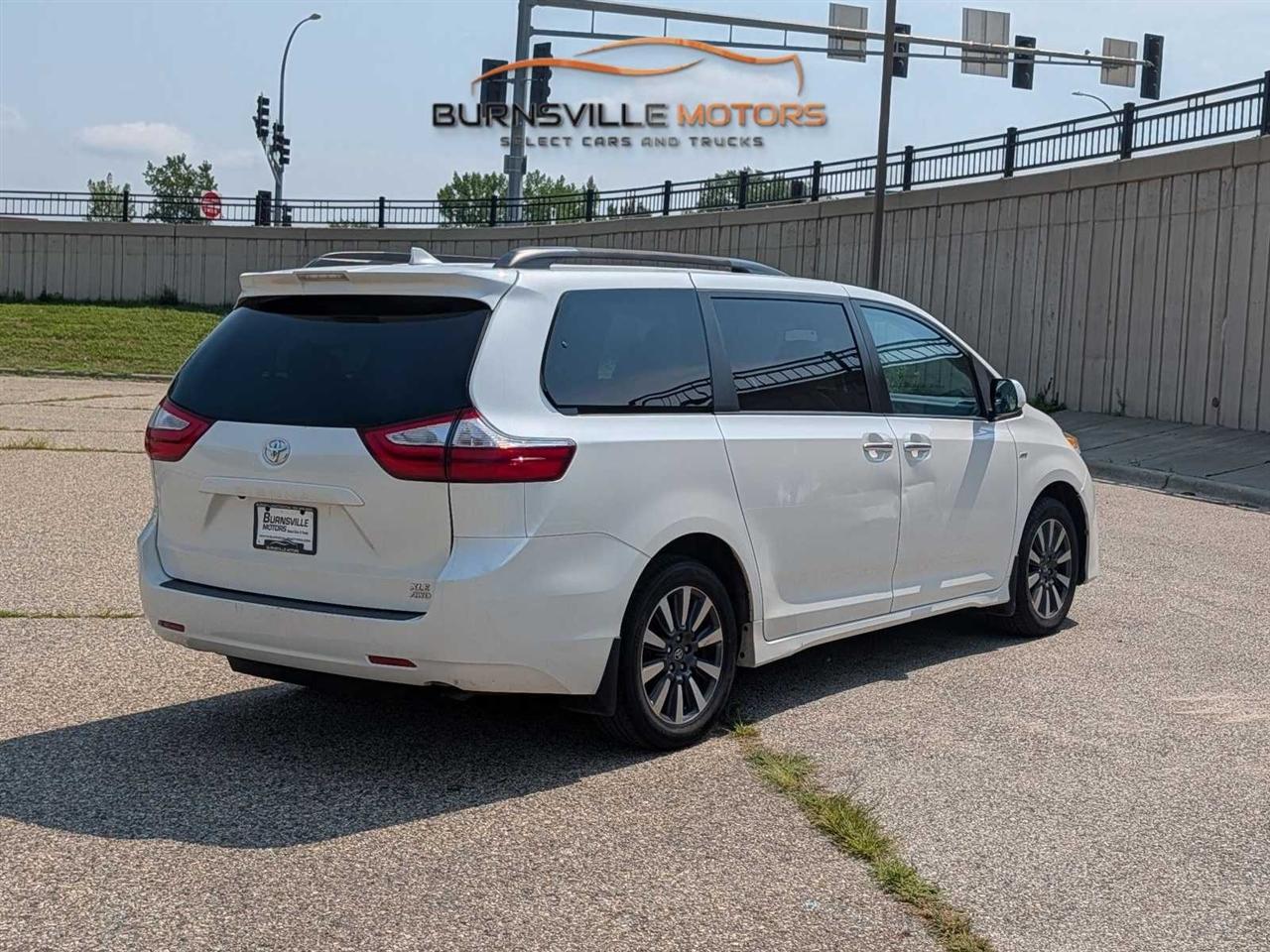 Toyota Sienna Limited Premium AWD 7-Passenger (Natl) 2018