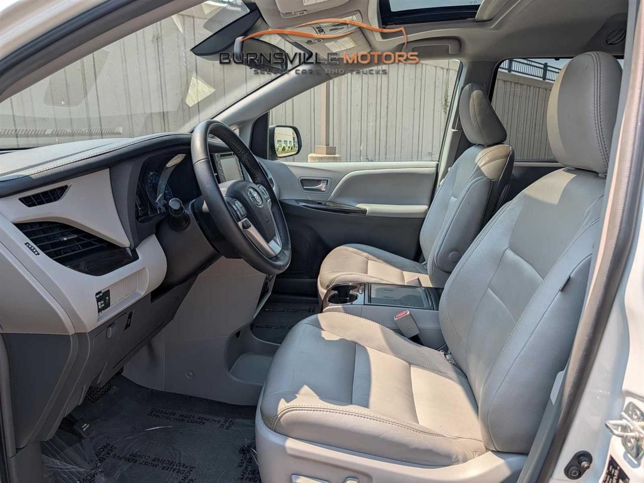 Toyota Sienna Limited Premium AWD 7-Passenger (Natl) 2018