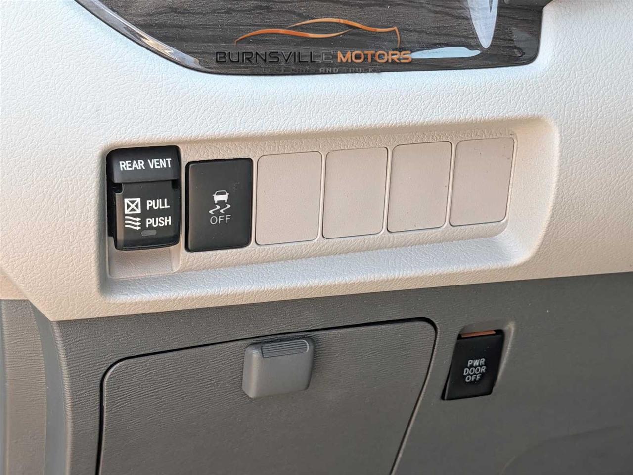 Toyota Sienna Limited Premium AWD 7-Passenger (Natl) 2018