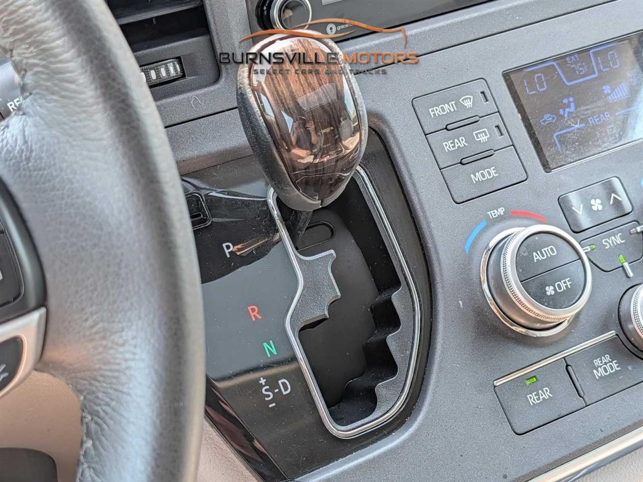Toyota Sienna Limited Premium AWD 7-Passenger (Natl) 2018