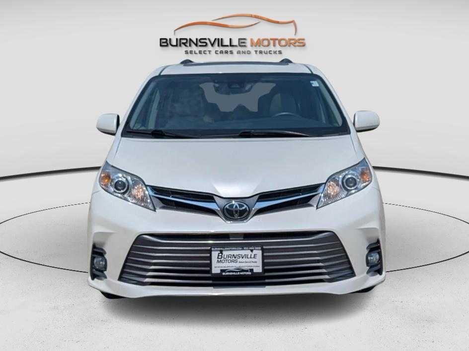 Toyota Sienna Limited Premium AWD 7-Passenger (Natl) 2018