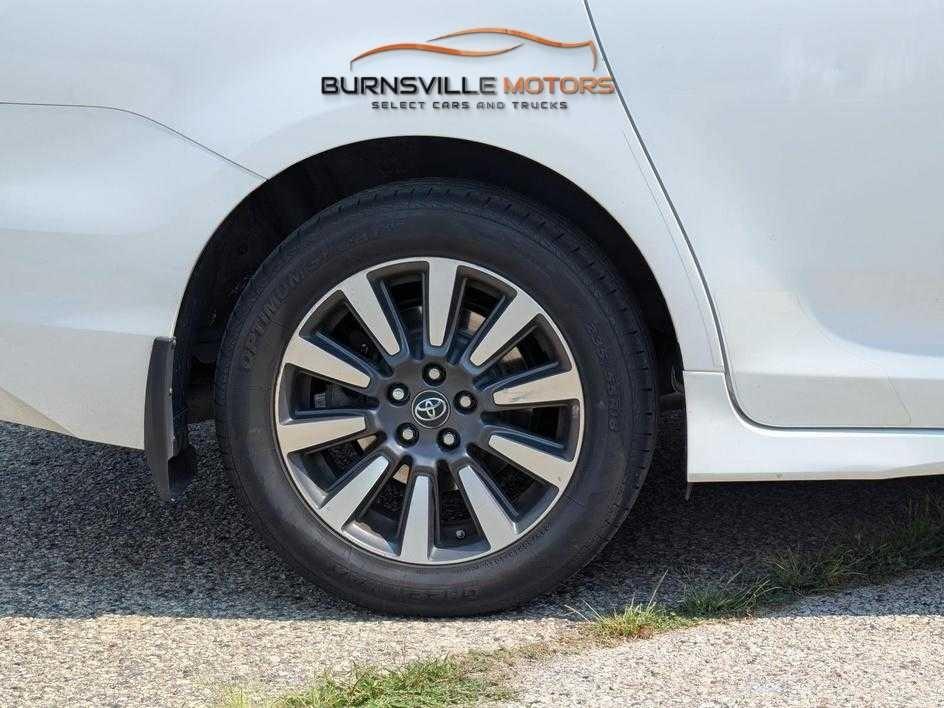 Toyota Sienna Limited Premium AWD 7-Passenger (Natl) 2018