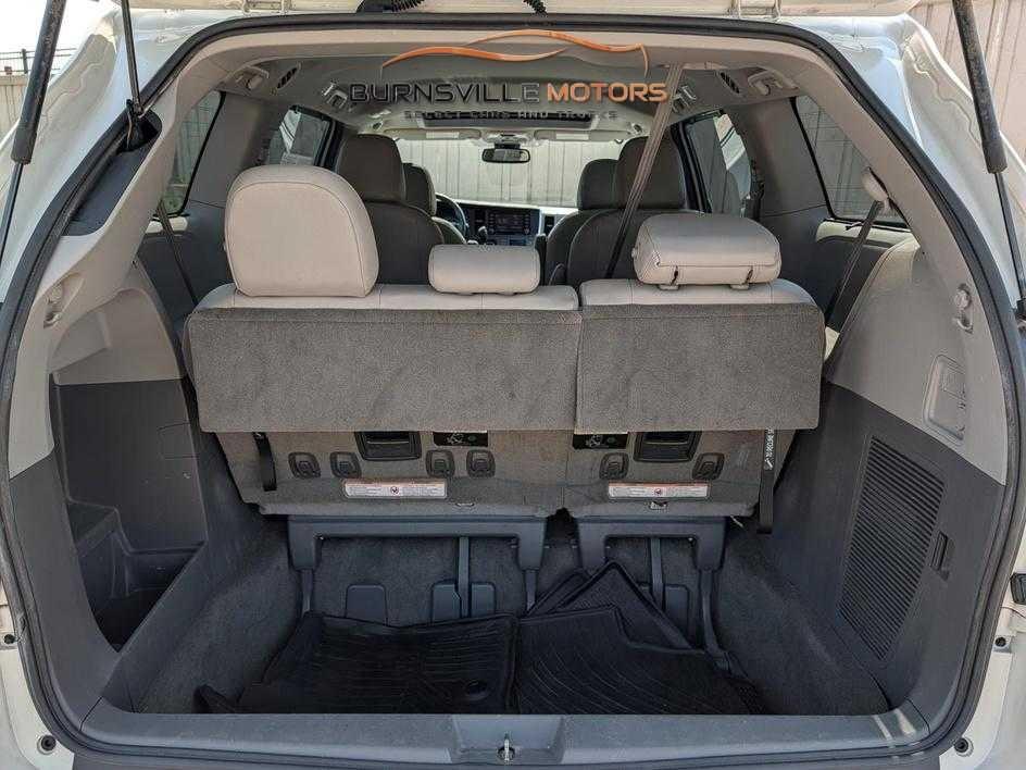 Toyota Sienna Limited Premium AWD 7-Passenger (Natl) 2018