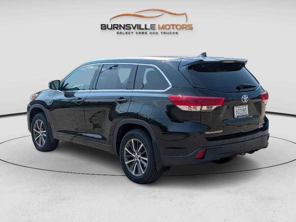 Toyota Highlander XLE V6 AWD (Natl) 2017