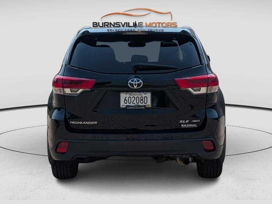 Toyota Highlander XLE V6 AWD (Natl) 2017