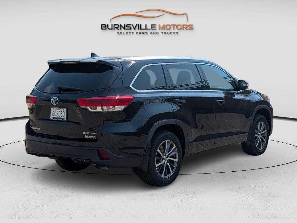 Toyota Highlander XLE V6 AWD (Natl) 2017