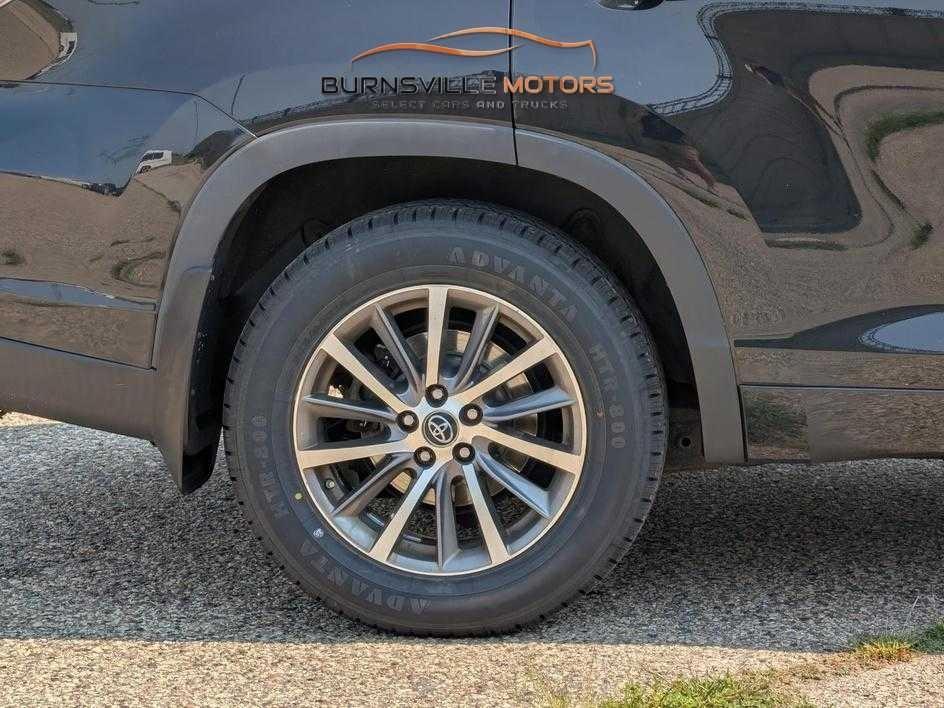 Toyota Highlander XLE V6 AWD (Natl) 2017