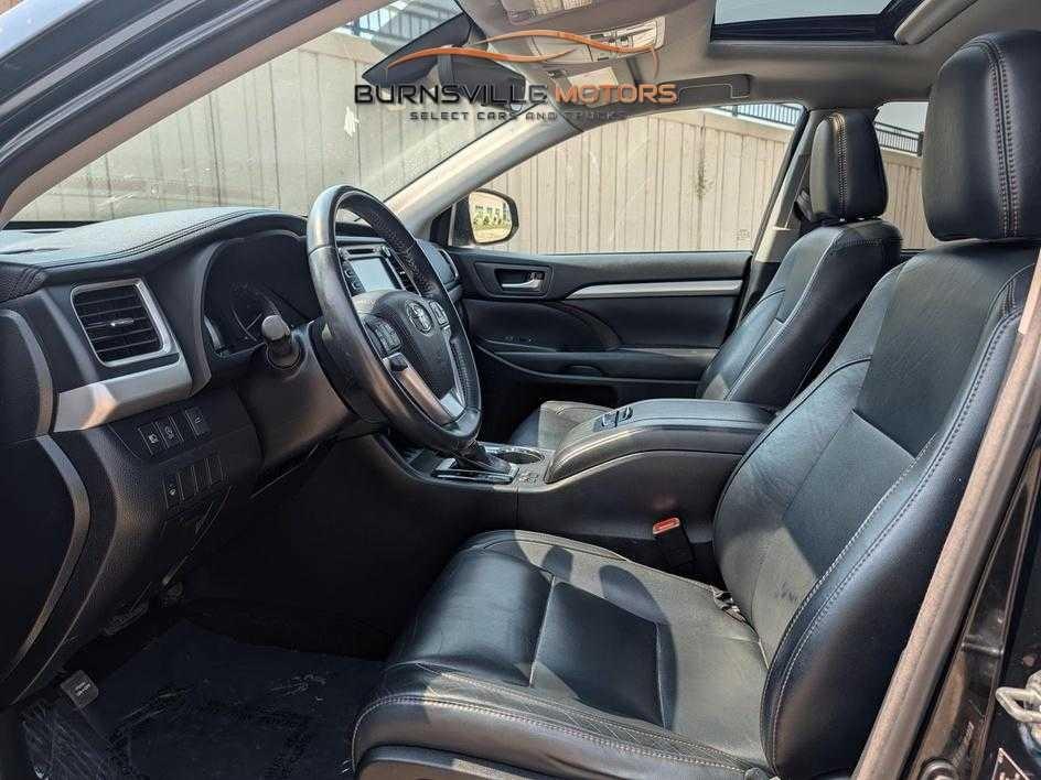 Toyota Highlander XLE V6 AWD (Natl) 2017