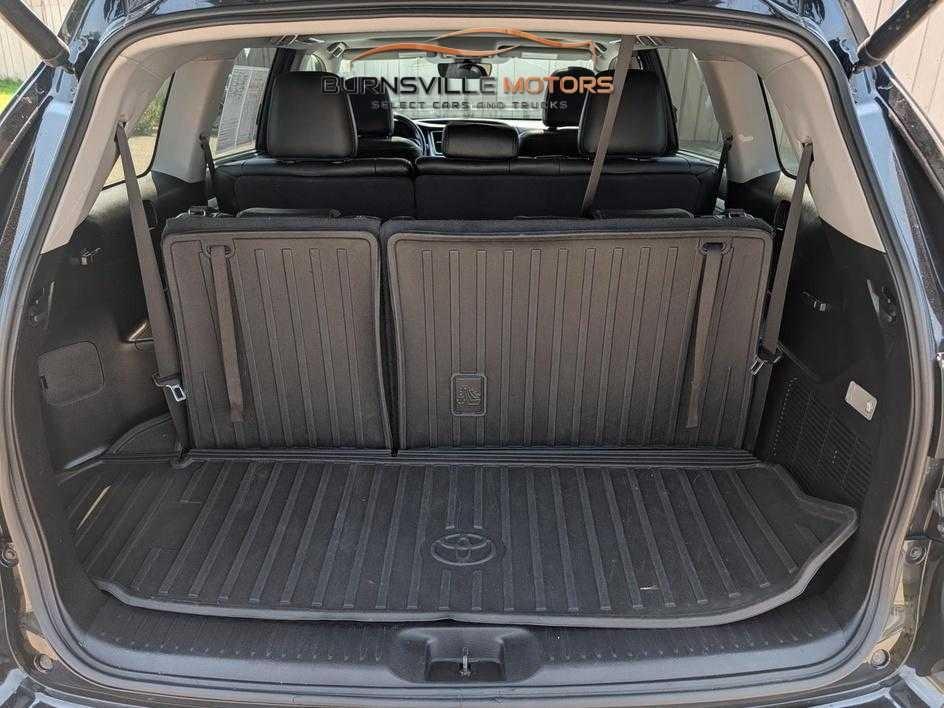 Toyota Highlander XLE V6 AWD (Natl) 2017