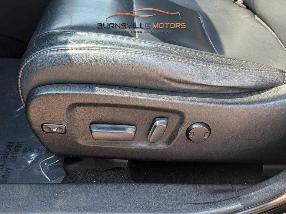Toyota Highlander XLE V6 AWD (Natl) 2017