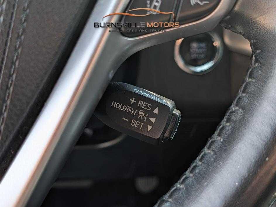 Toyota Highlander XLE V6 AWD (Natl) 2017