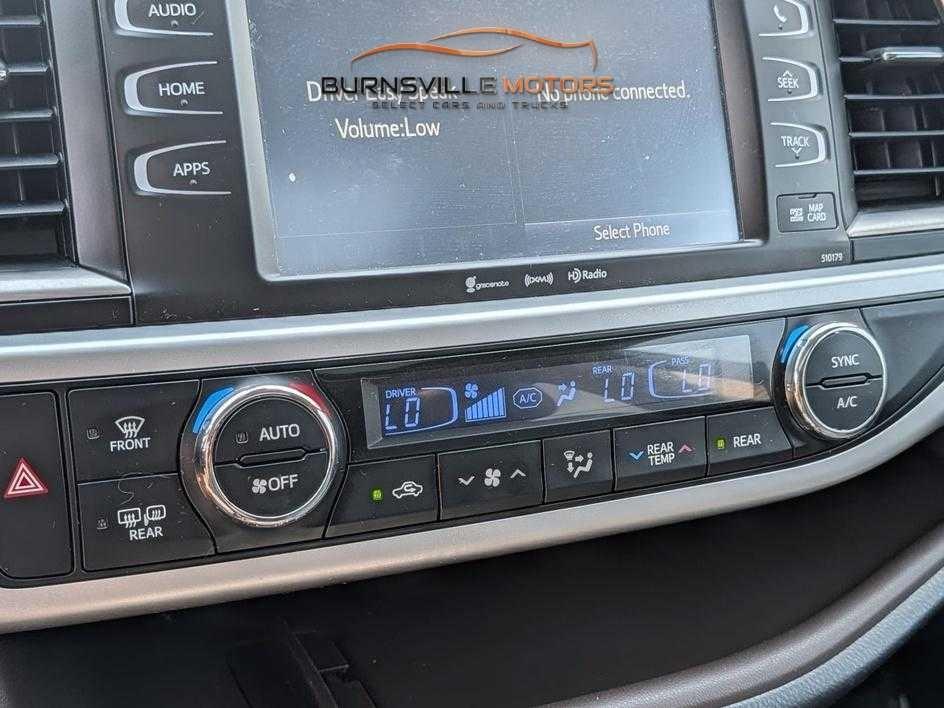 Toyota Highlander XLE V6 AWD (Natl) 2017