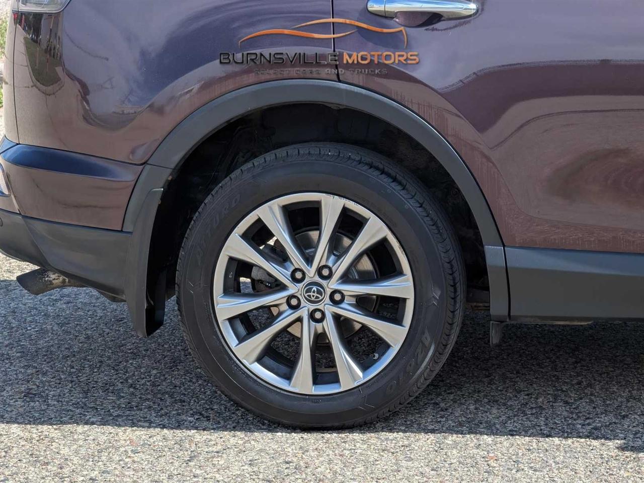 Toyota RAV4 Limited AWD (Natl) 2017