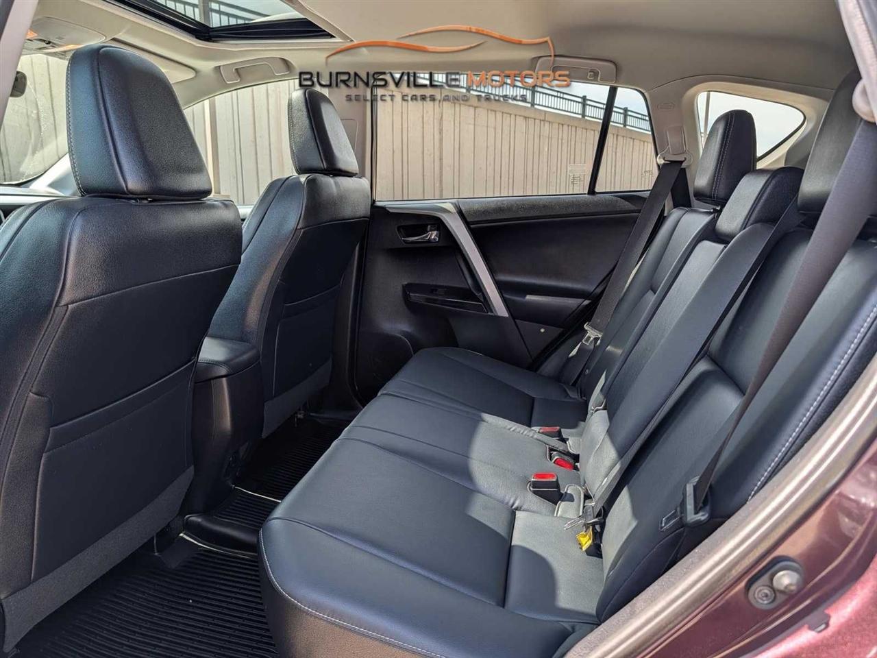 Toyota RAV4 Limited AWD (Natl) 2017