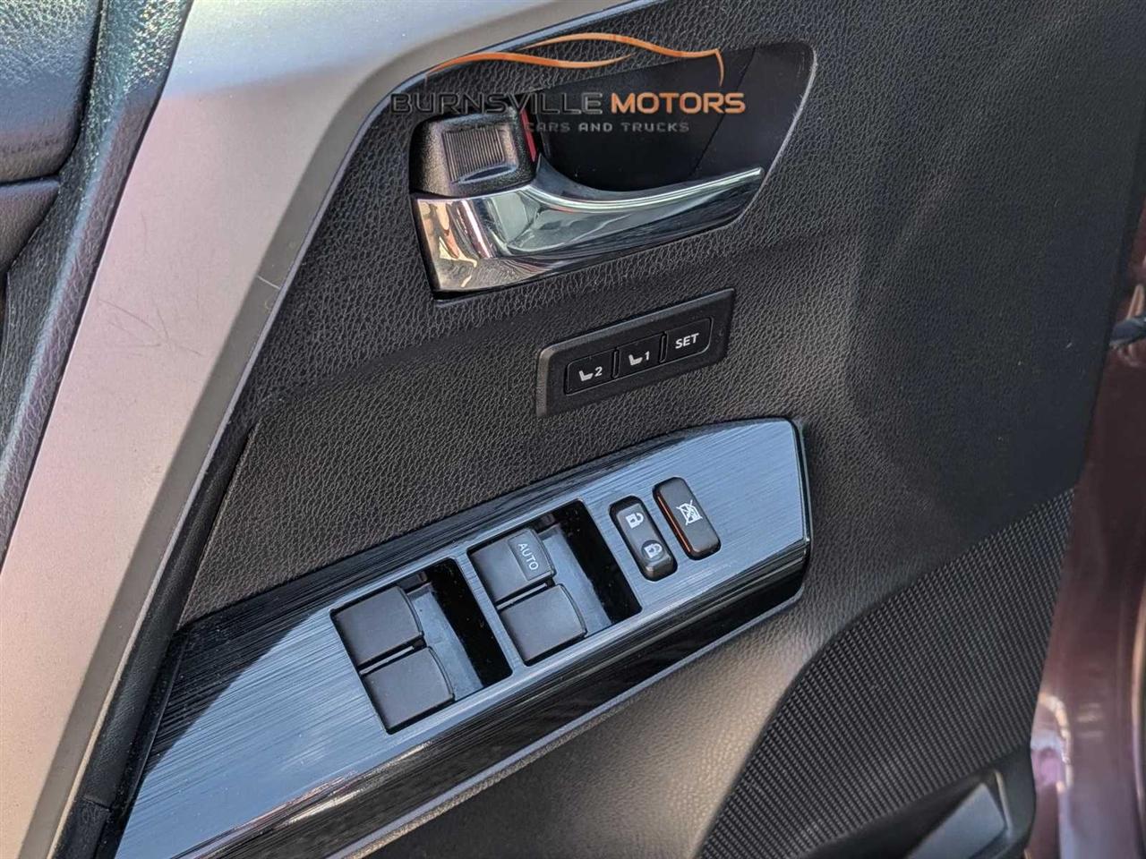 Toyota RAV4 Limited AWD (Natl) 2017