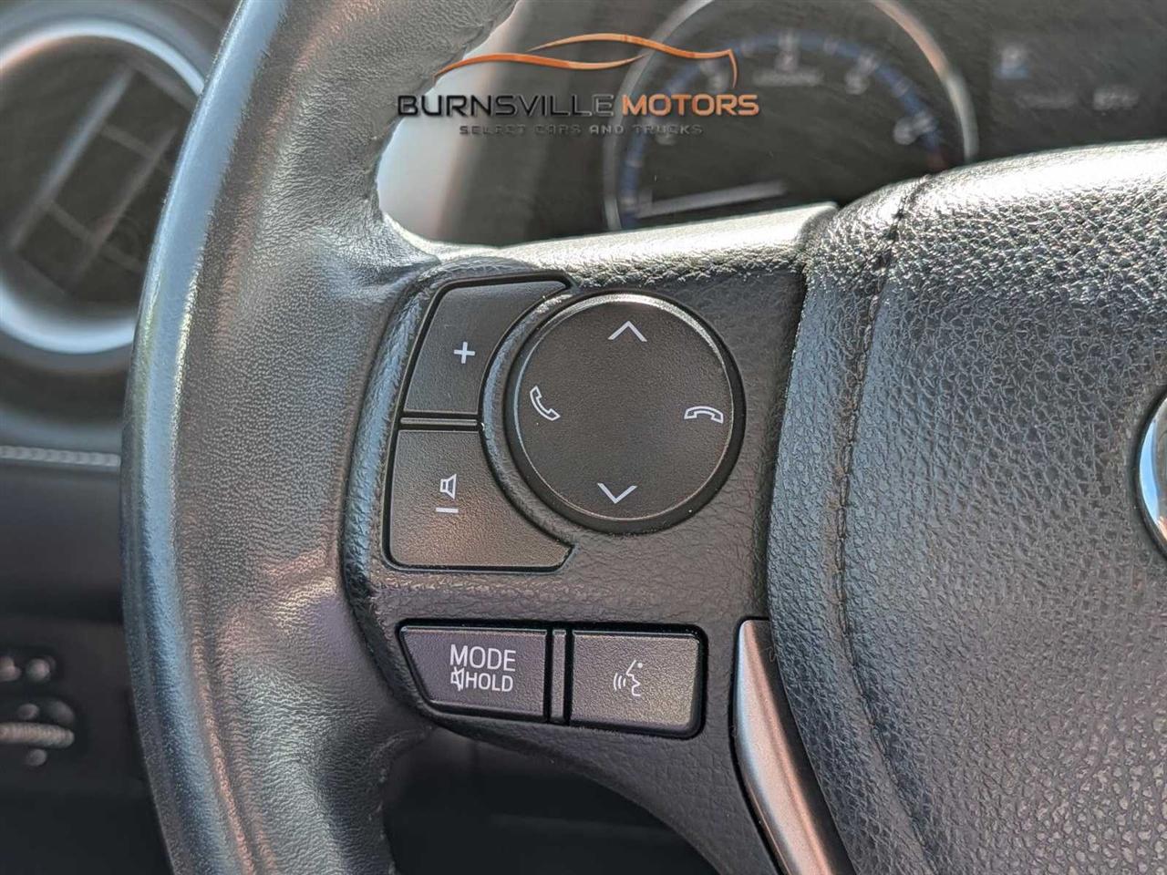 Toyota RAV4 Limited AWD (Natl) 2017