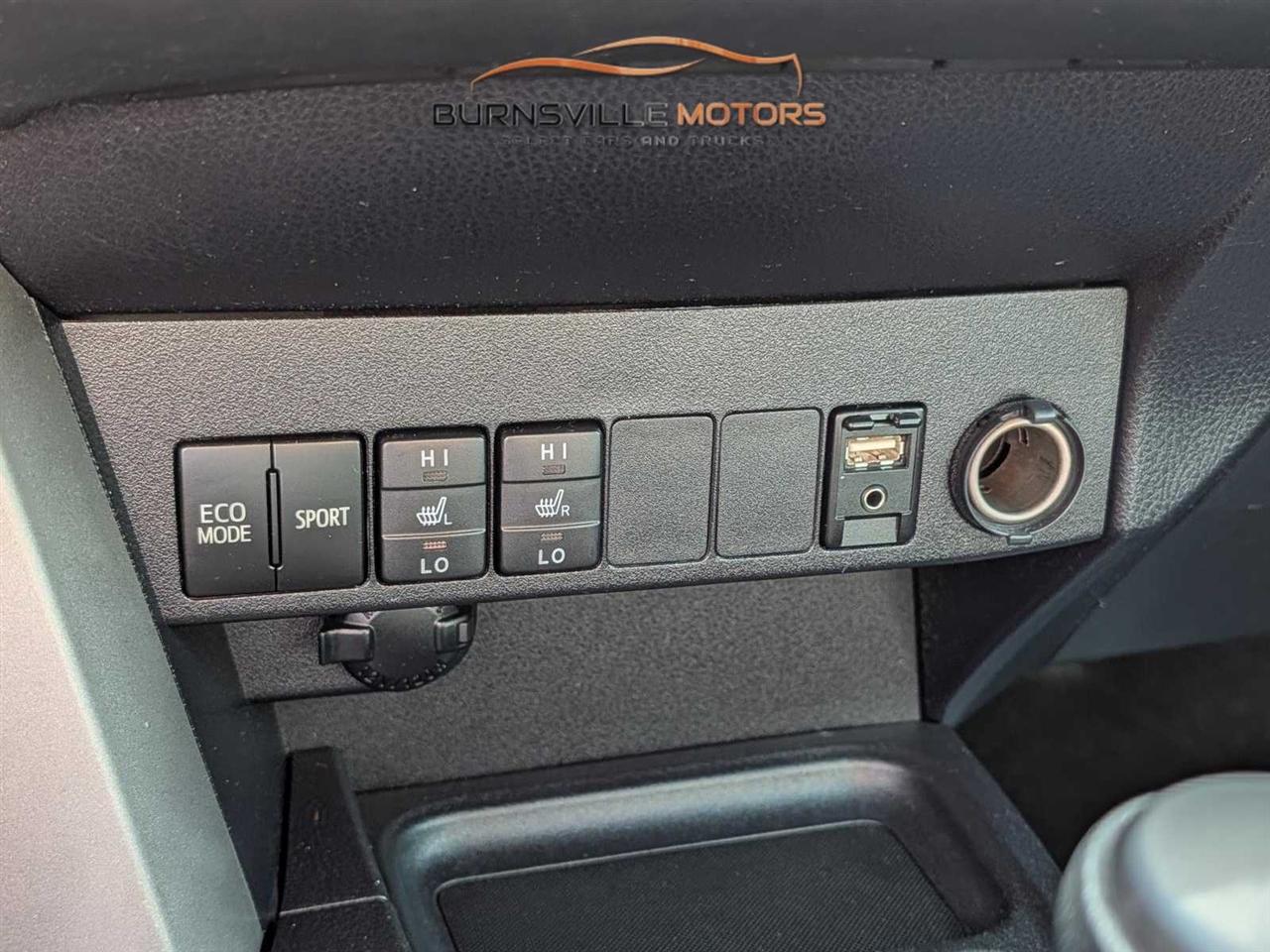Toyota RAV4 Limited AWD (Natl) 2017