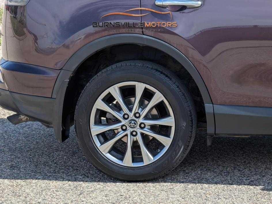 Toyota RAV4 Limited AWD (Natl) 2017