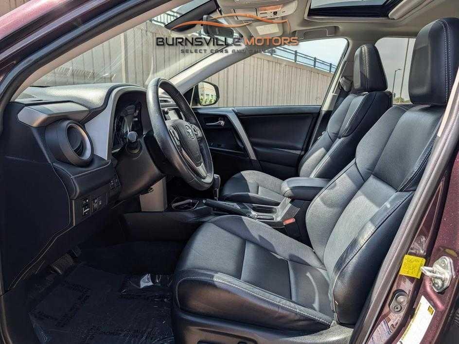Toyota RAV4 Limited AWD (Natl) 2017
