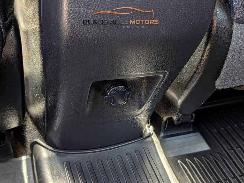 Toyota RAV4 Limited AWD (Natl) 2017