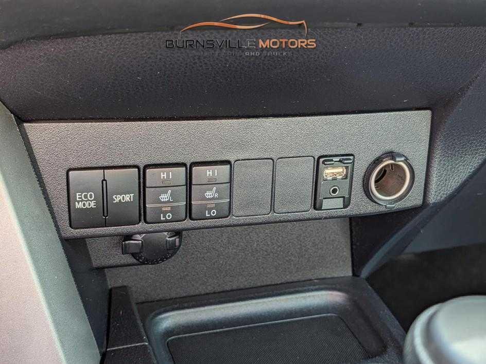 Toyota RAV4 Limited AWD (Natl) 2017