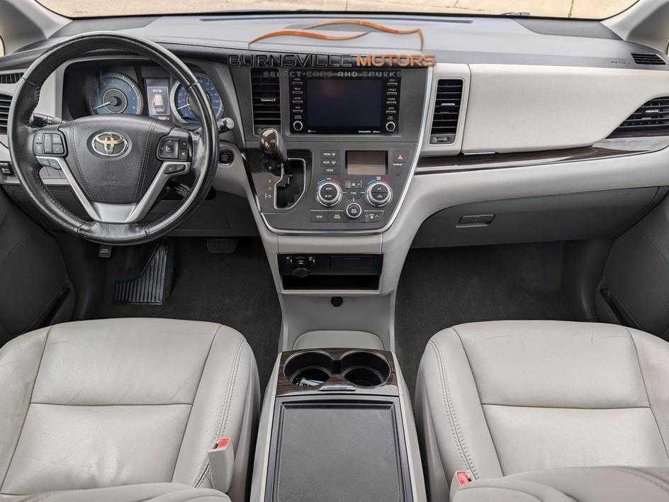 Toyota Sienna Limited Premium AWD 7-Passenger (Natl) 2018