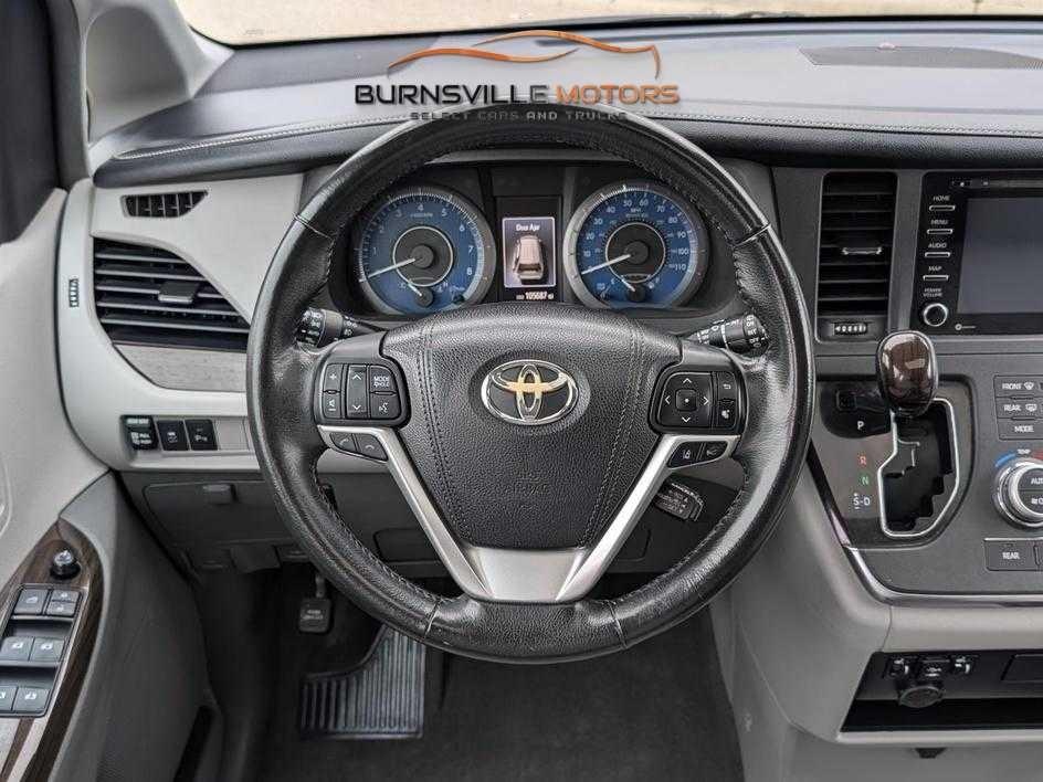 Toyota Sienna Limited Premium AWD 7-Passenger (Natl) 2018