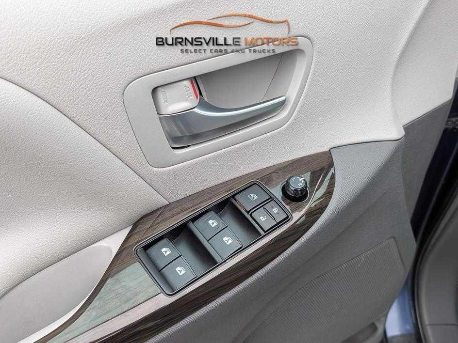 Toyota Sienna Limited Premium AWD 7-Passenger (Natl) 2018