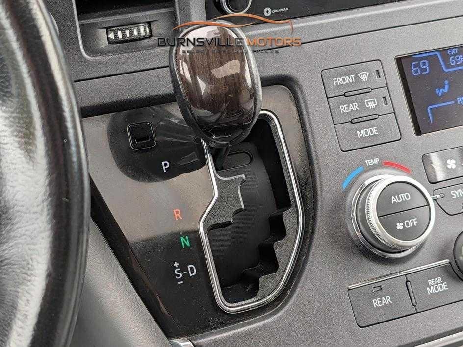 Toyota Sienna Limited Premium AWD 7-Passenger (Natl) 2018