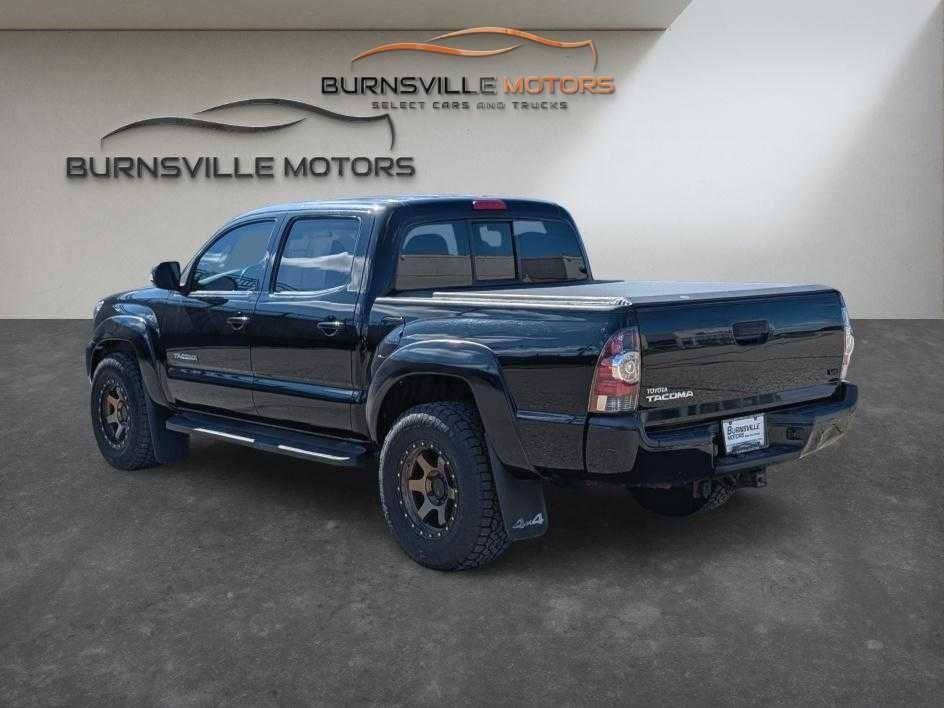 Toyota Tacoma 4WD Double Cab V6 MT (Natl) 2013