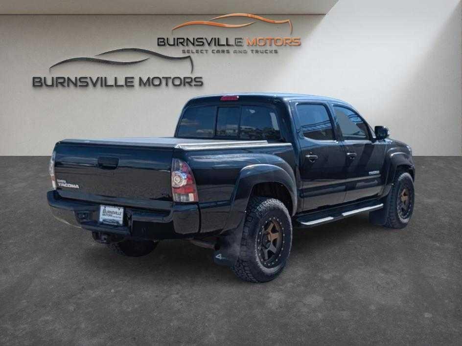Toyota Tacoma 4WD Double Cab V6 MT (Natl) 2013