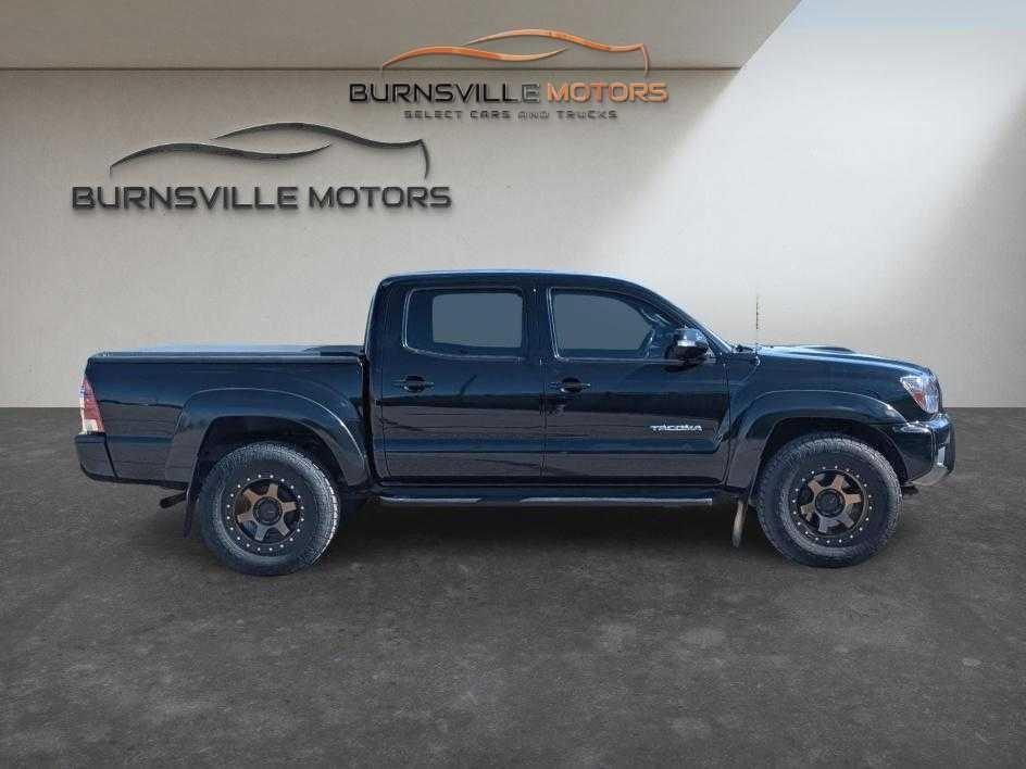 Toyota Tacoma 4WD Double Cab V6 MT (Natl) 2013