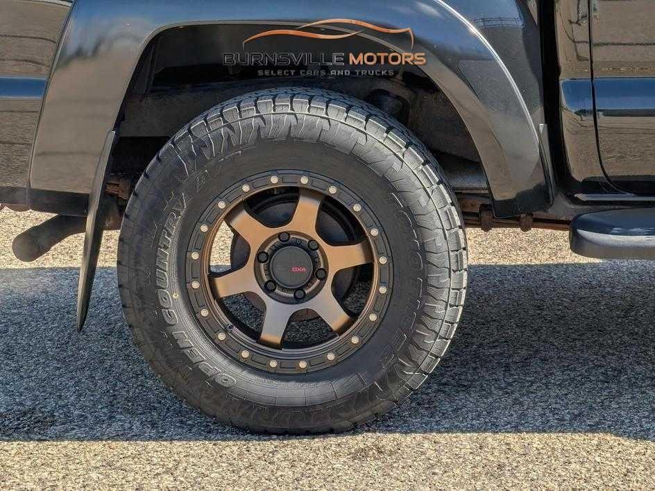 Toyota Tacoma 4WD Double Cab V6 MT (Natl) 2013