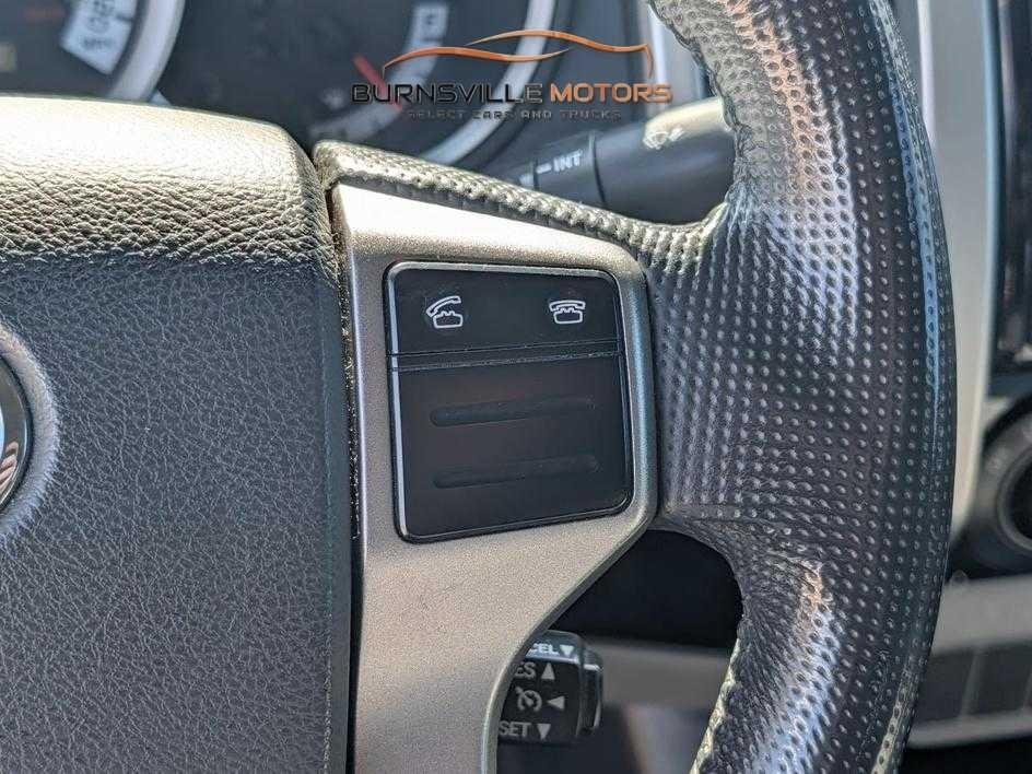 Toyota Tacoma 4WD Double Cab V6 MT (Natl) 2013