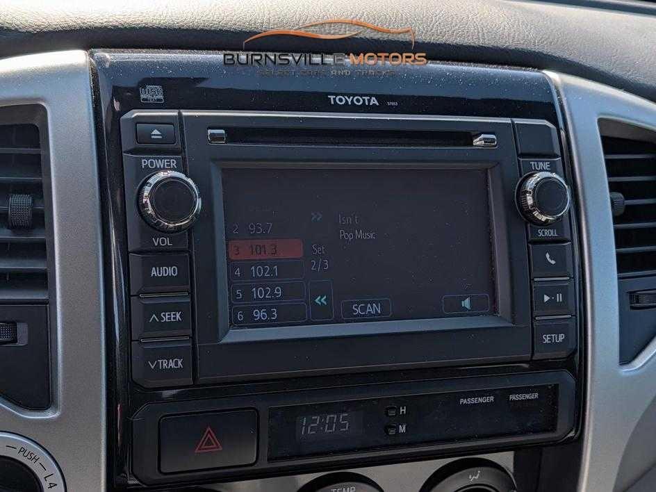 Toyota Tacoma 4WD Double Cab V6 MT (Natl) 2013