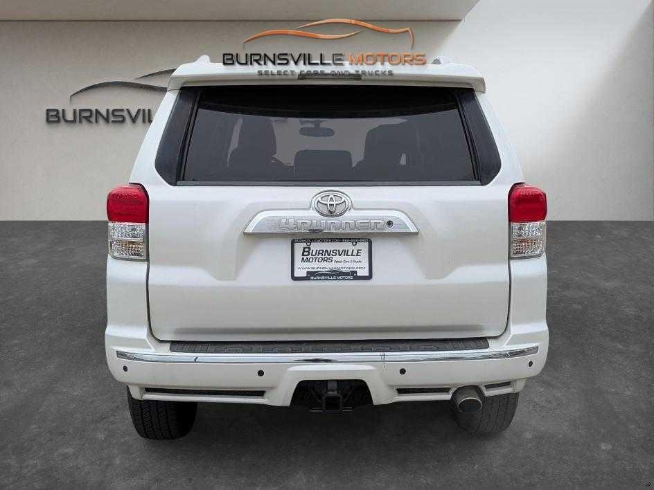 Toyota 4Runner 4WD 4dr V6 Limited (Natl) 2010