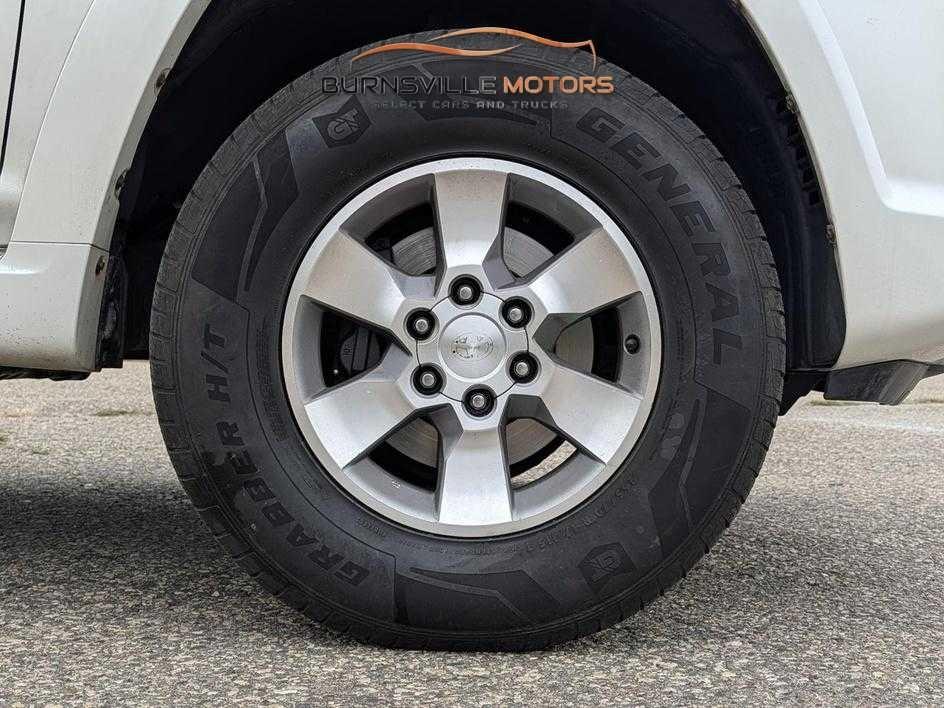 Toyota 4Runner 4WD 4dr V6 Limited (Natl) 2010