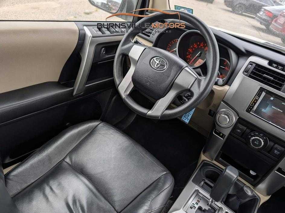 Toyota 4Runner 4WD 4dr V6 Limited (Natl) 2010