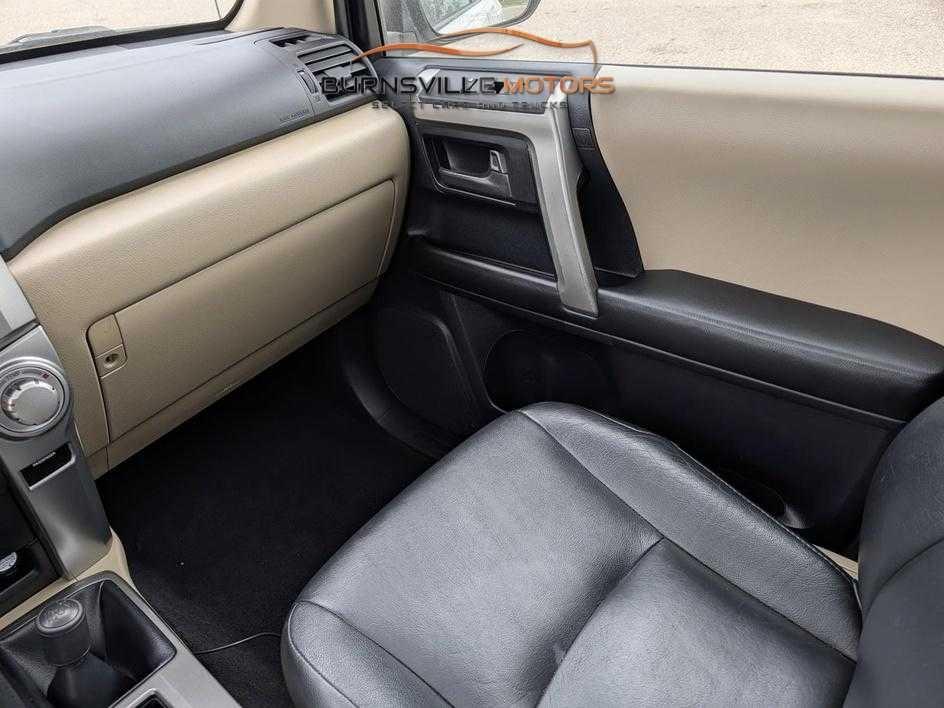 Toyota 4Runner 4WD 4dr V6 Limited (Natl) 2010