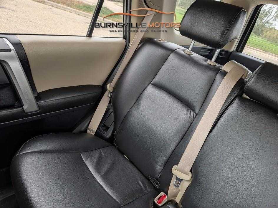 Toyota 4Runner 4WD 4dr V6 Limited (Natl) 2010