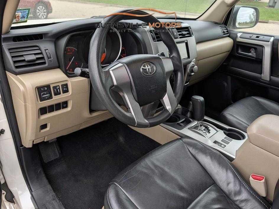 Toyota 4Runner 4WD 4dr V6 Limited (Natl) 2010