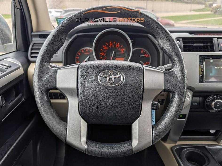Toyota 4Runner 4WD 4dr V6 Limited (Natl) 2010