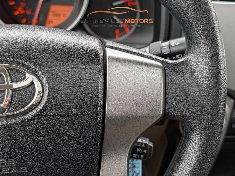 Toyota 4Runner 4WD 4dr V6 Limited (Natl) 2010