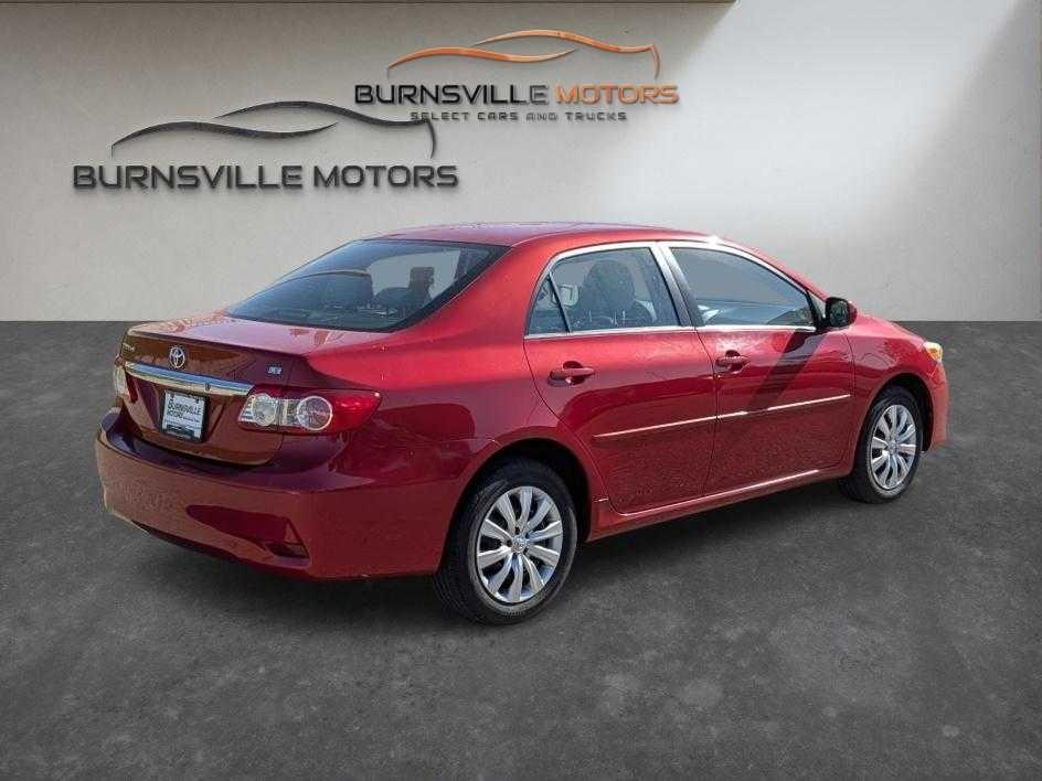 Toyota Corolla 4dr Sdn Auto LE Special Edition (Natl) 2013