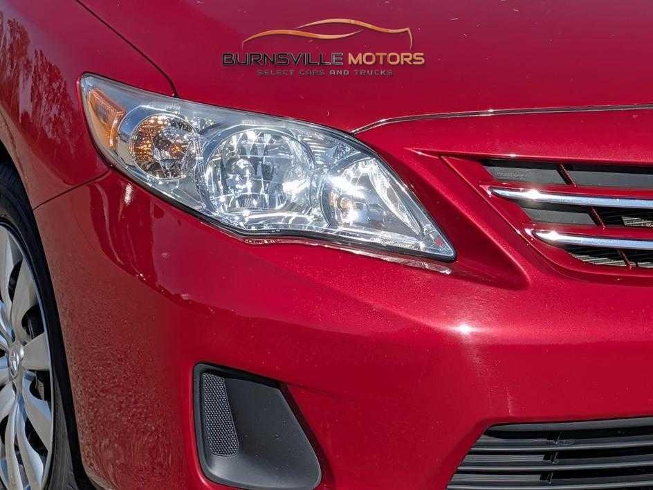 Toyota Corolla 4dr Sdn Auto LE Special Edition (Natl) 2013
