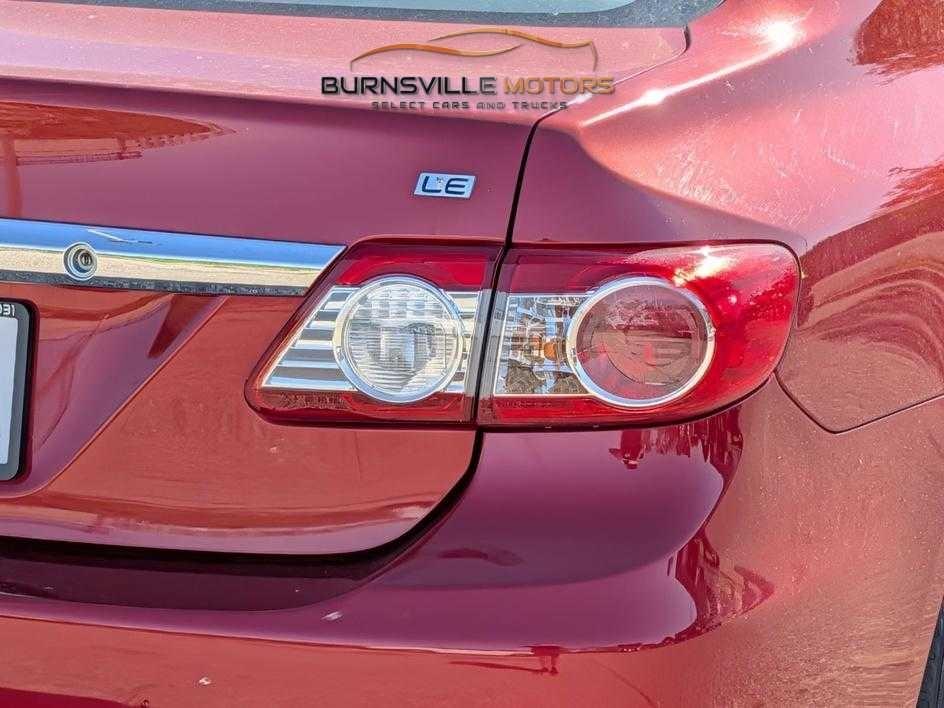 Toyota Corolla 4dr Sdn Auto LE Special Edition (Natl) 2013